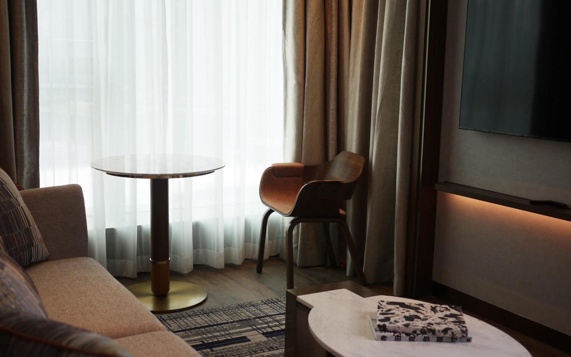 Dorsett Kai Tak Hotell Hongkong Exteriör bild